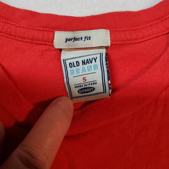 Old Navy Shirt Tee Women Small Perfect Fit Red Can You Ketch-Up To Me Top Casual - Picture 6 of 8